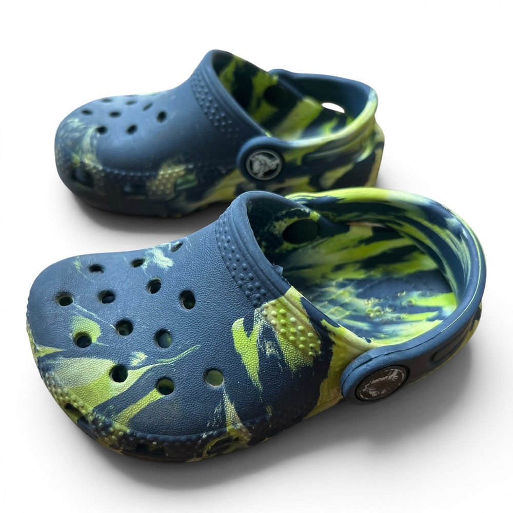 Kids Crocs Camo Size 6 Toddler